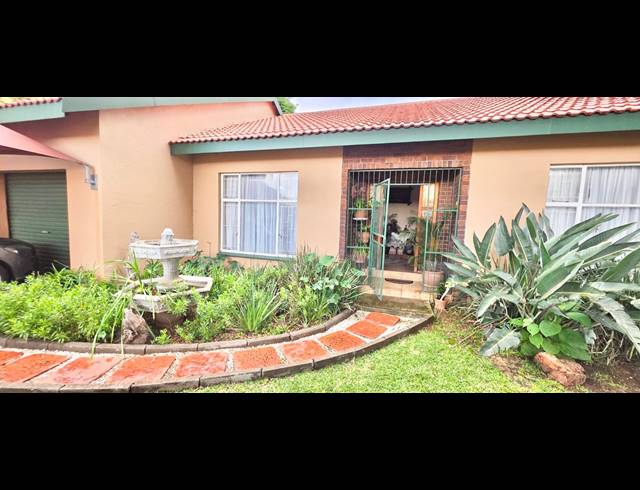 3 BEDROOM HOUSE FOR SALE IN FAUNA PARK